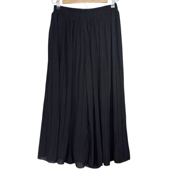 Pants - Chic black culottes